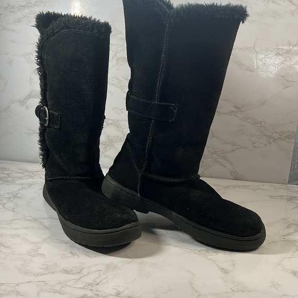 Cool Comfy Buckle Boots. Suede Leather Upper w/ faux furry liner by Melrose Ave - Picture 6 of 15